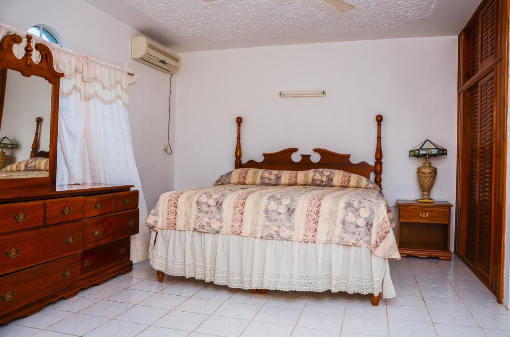 Vanvilla Guest House Negril Habitación foto
