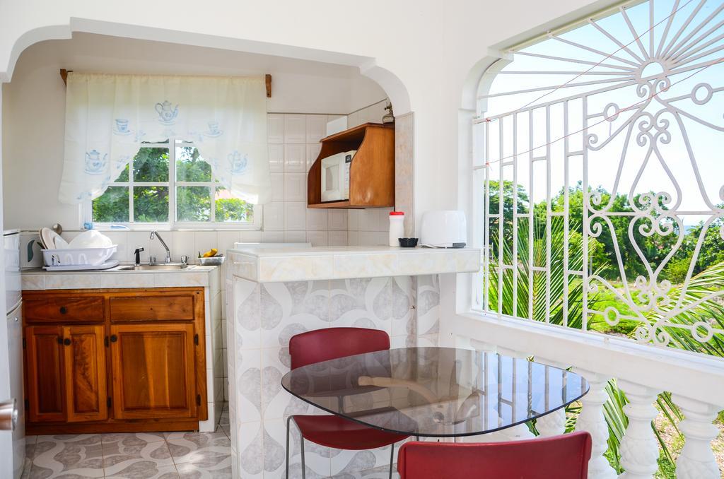 Vanvilla Guest House Negril Habitación foto