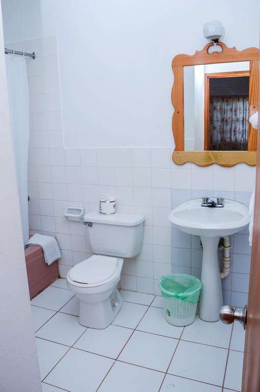 Vanvilla Guest House Negril Habitación foto